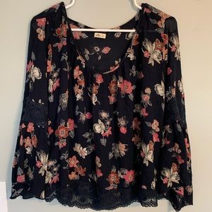 Floral Hollister flowy top